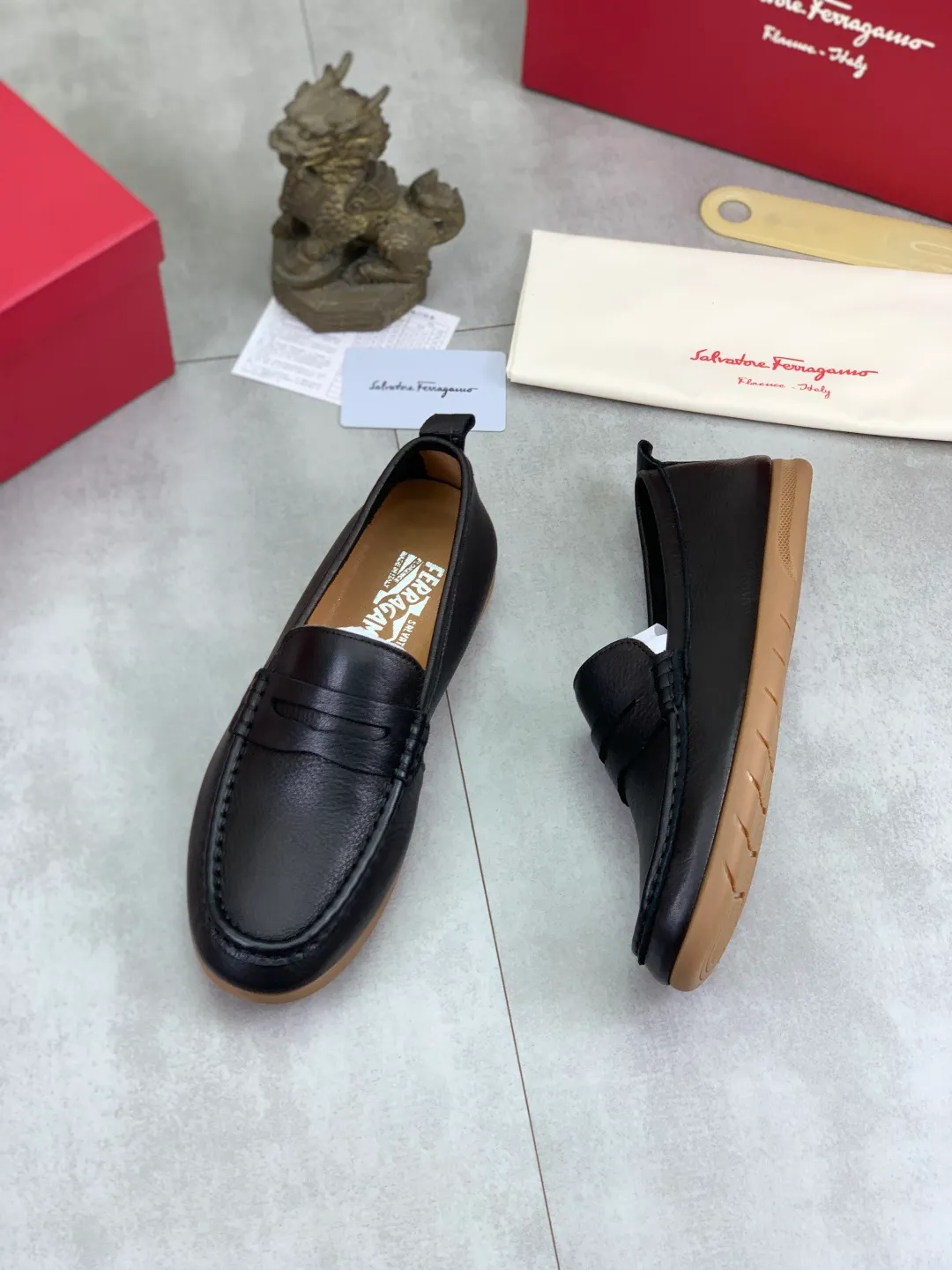 Men's shoes 💰P480 New model [Ferragamo/Ferragamo] Latest model Original imported calfskin, imported pigskin lining + original luxury metal buckle + original rubber outsole Soft and comfortable Size number: 38-44